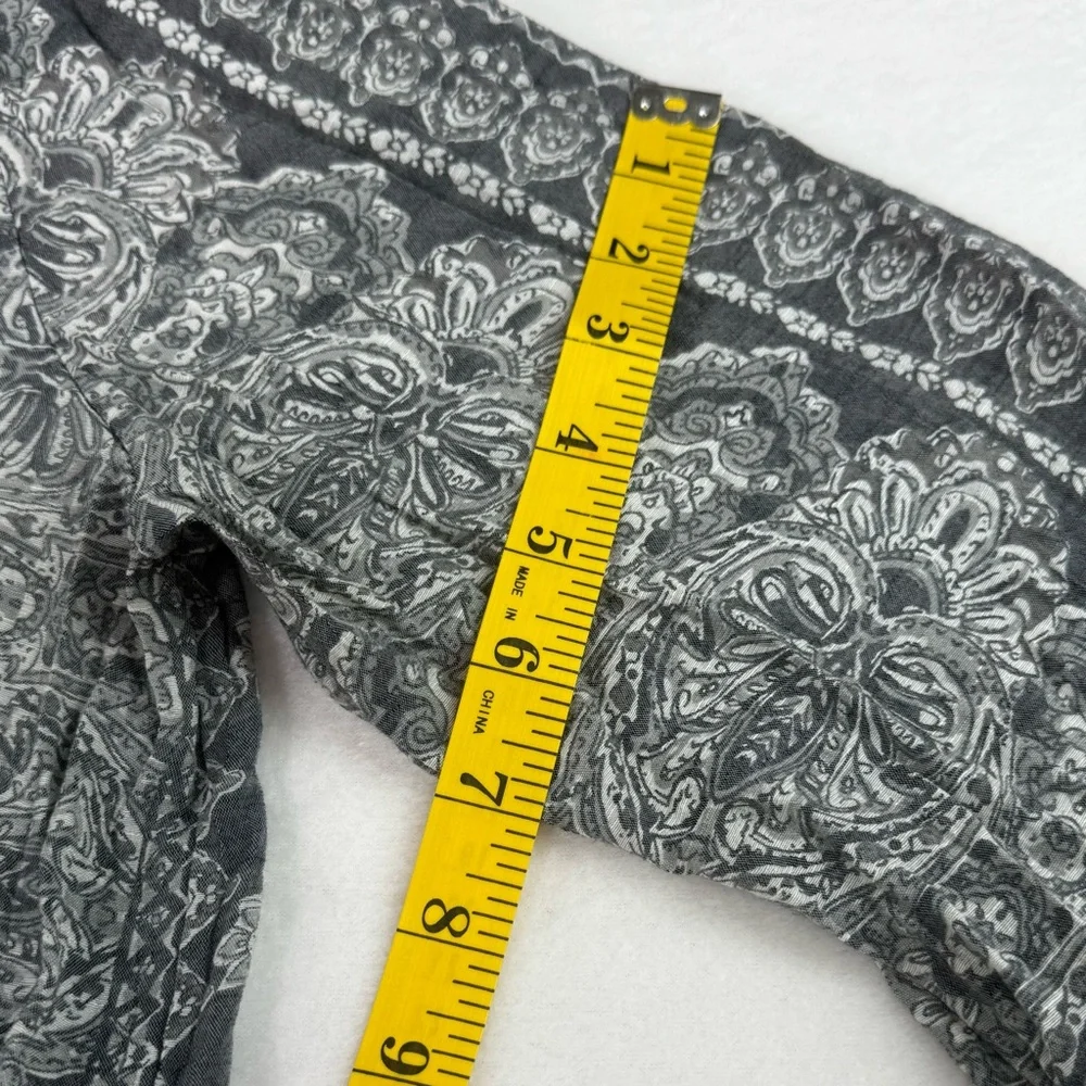 Como Vintage Gray and White floral paisley women’s Blouse Size L - Picture 6 of 10